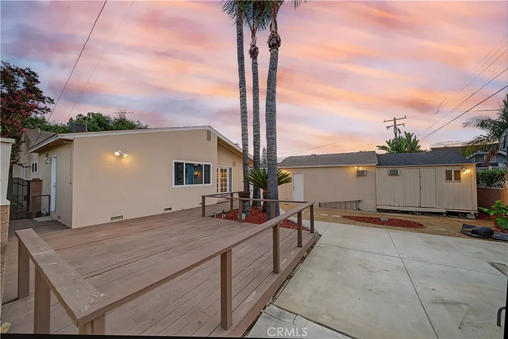 1107 E Larkwood
