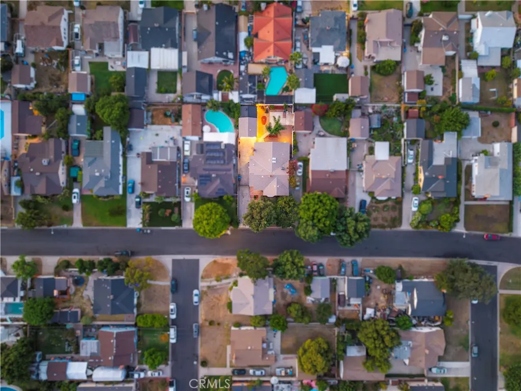 1107 E Larkwood