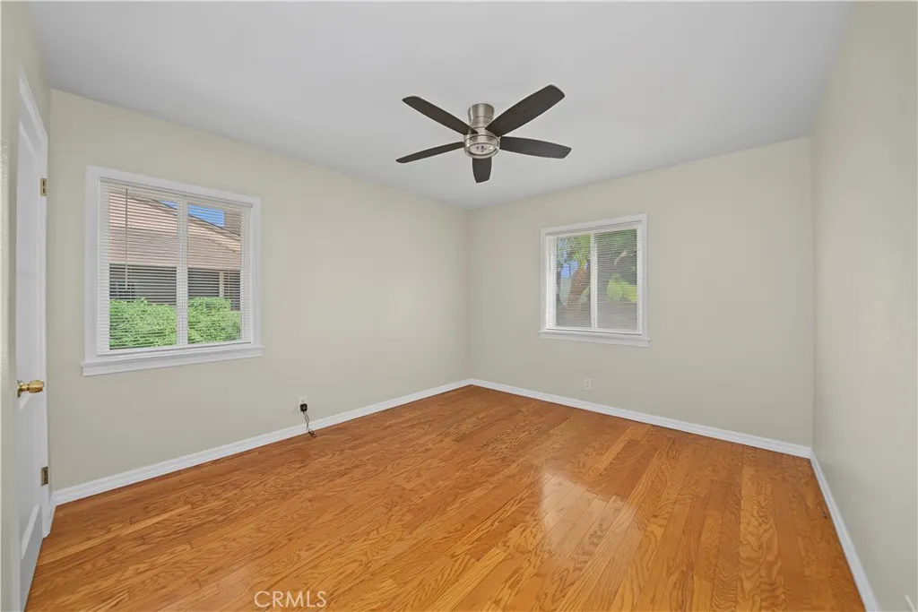 1107 E Larkwood