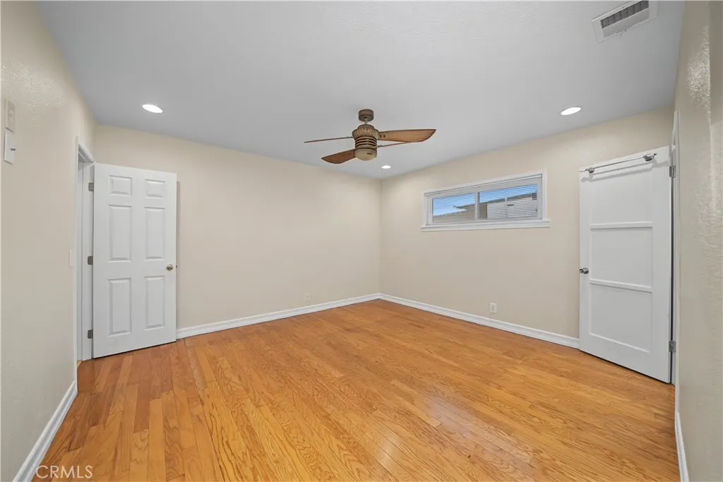 1107 E Larkwood