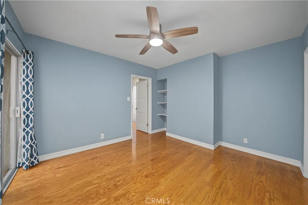 1107 E Larkwood