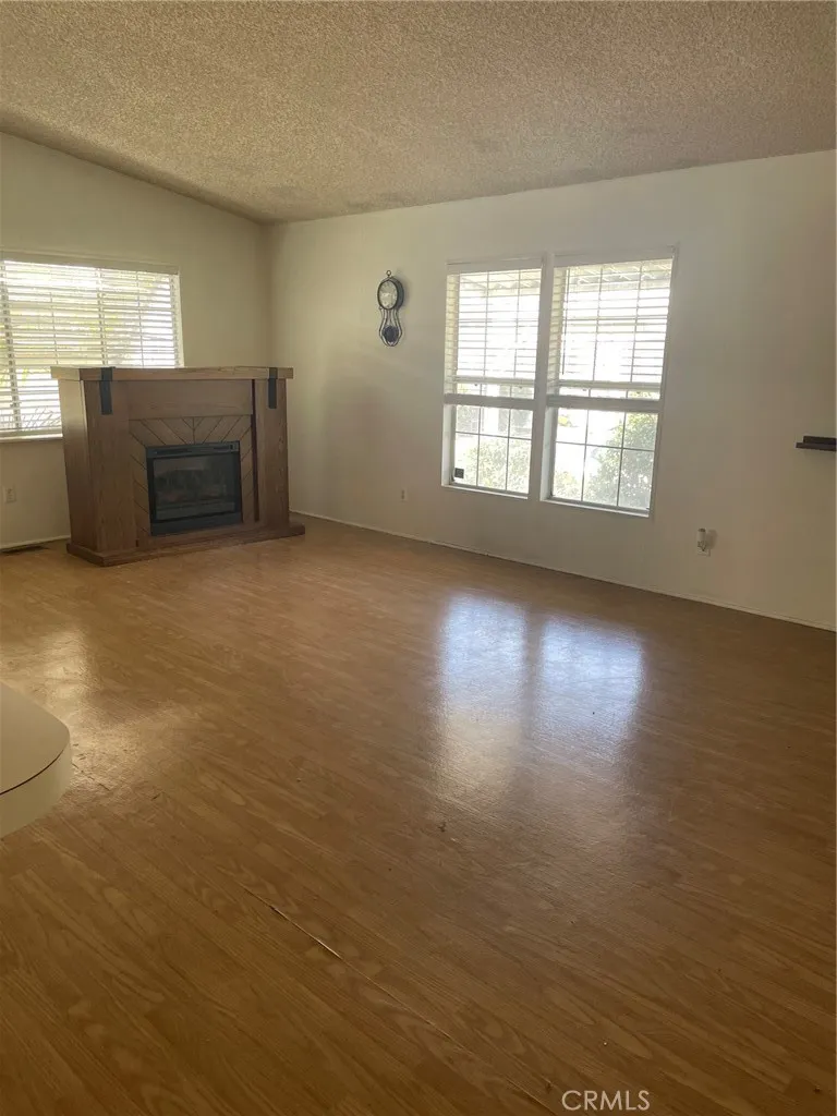 1245 W Cienega Avenue #138