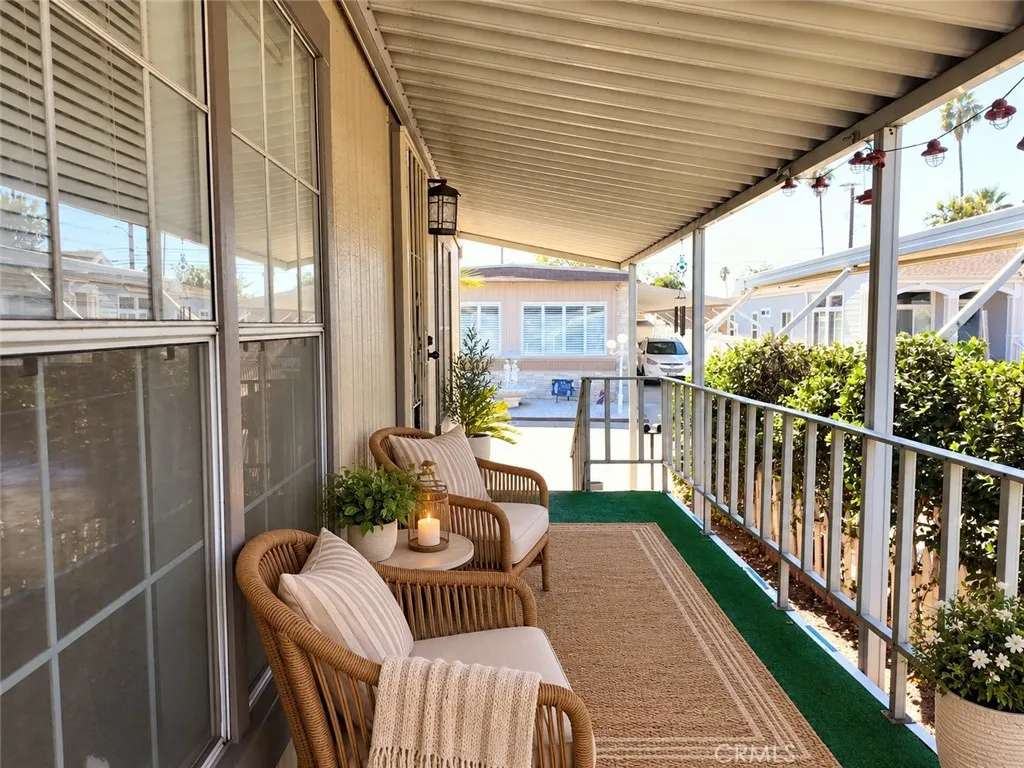 1245 W Cienega Avenue #138