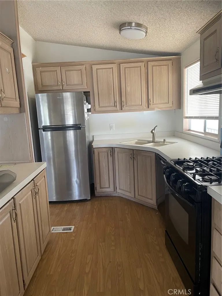 1245 W Cienega Avenue #138