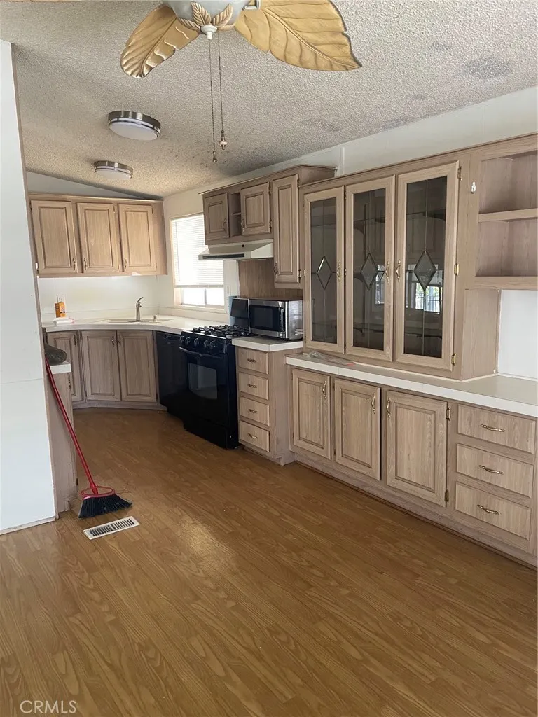 1245 W Cienega Avenue #138