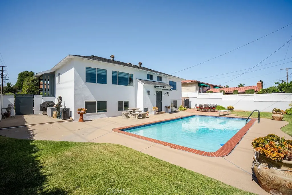 904 E Edgecomb