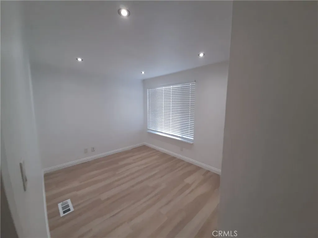 1652 Home Terrace