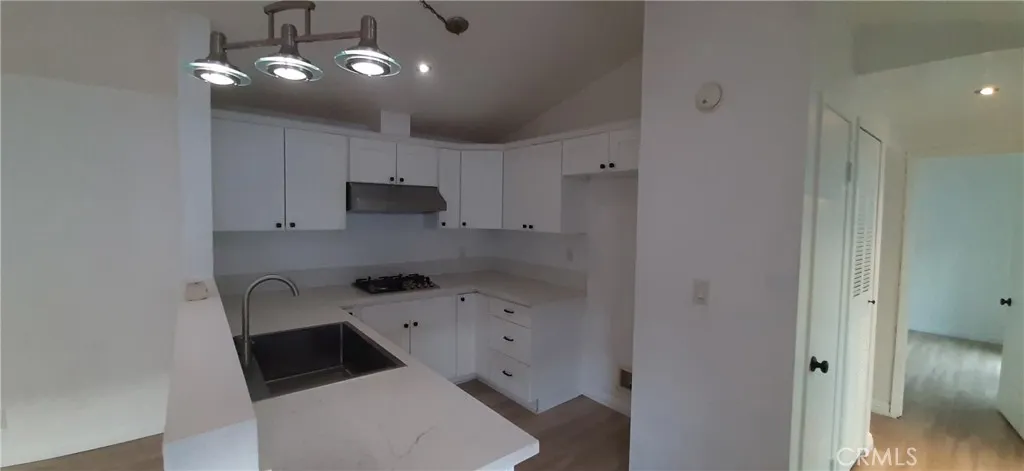 1652 Home Terrace
