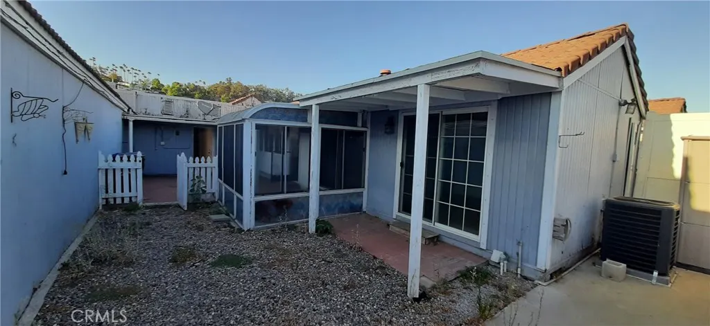 1652 Home Terrace