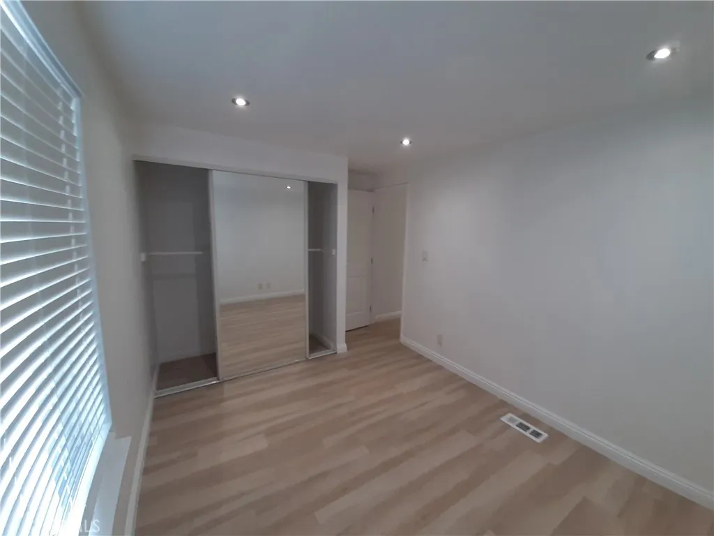 1652 Home Terrace