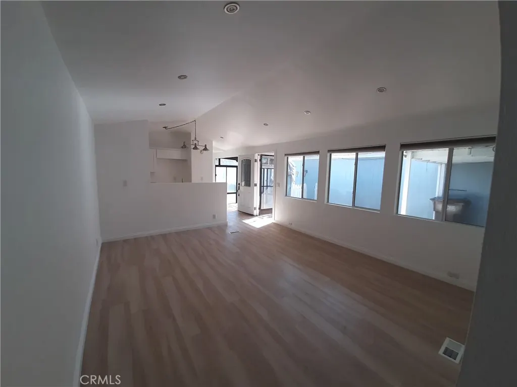 1652 Home Terrace