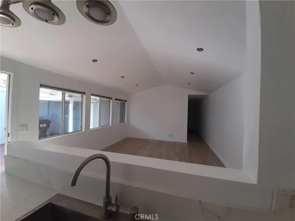1652 Home Terrace