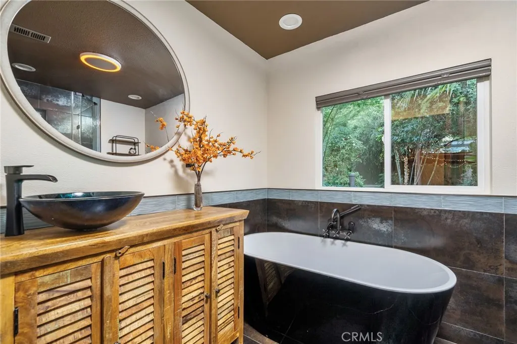 102 S Burnaby Drive
