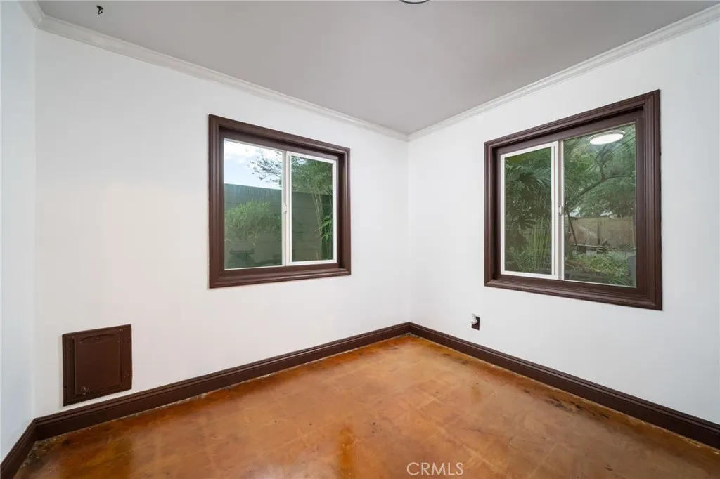 102 S Burnaby Drive