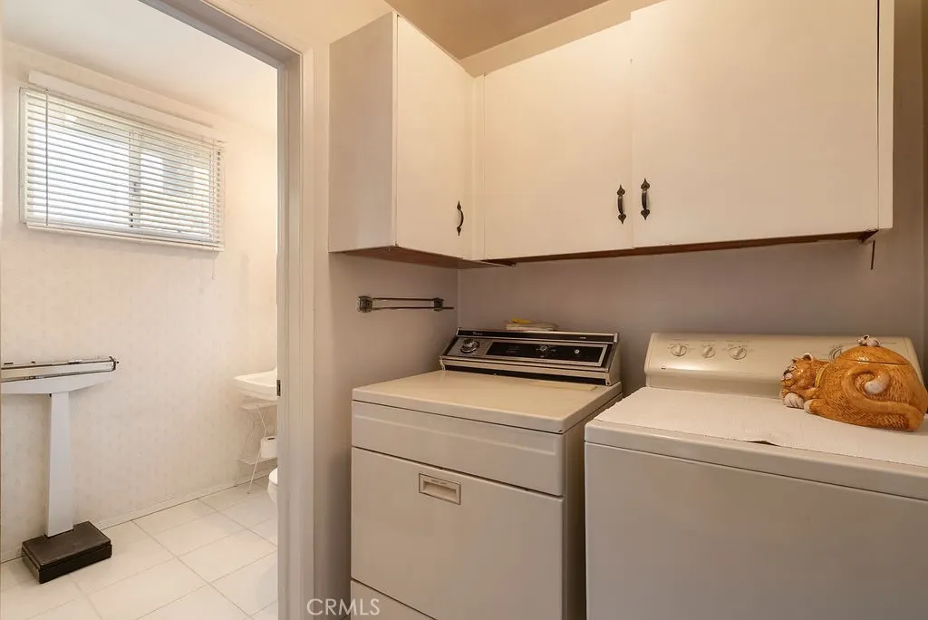 347 W Alcross