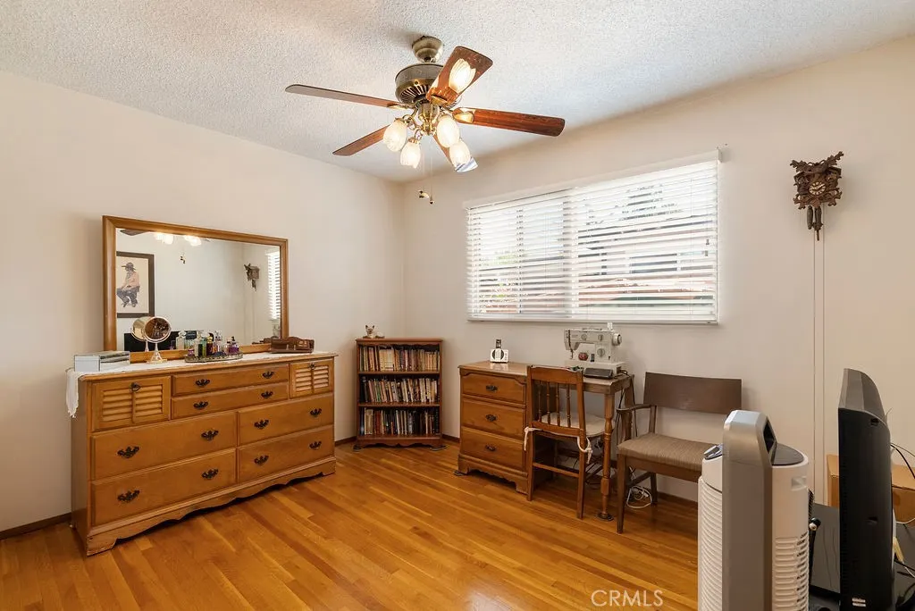 347 W Alcross