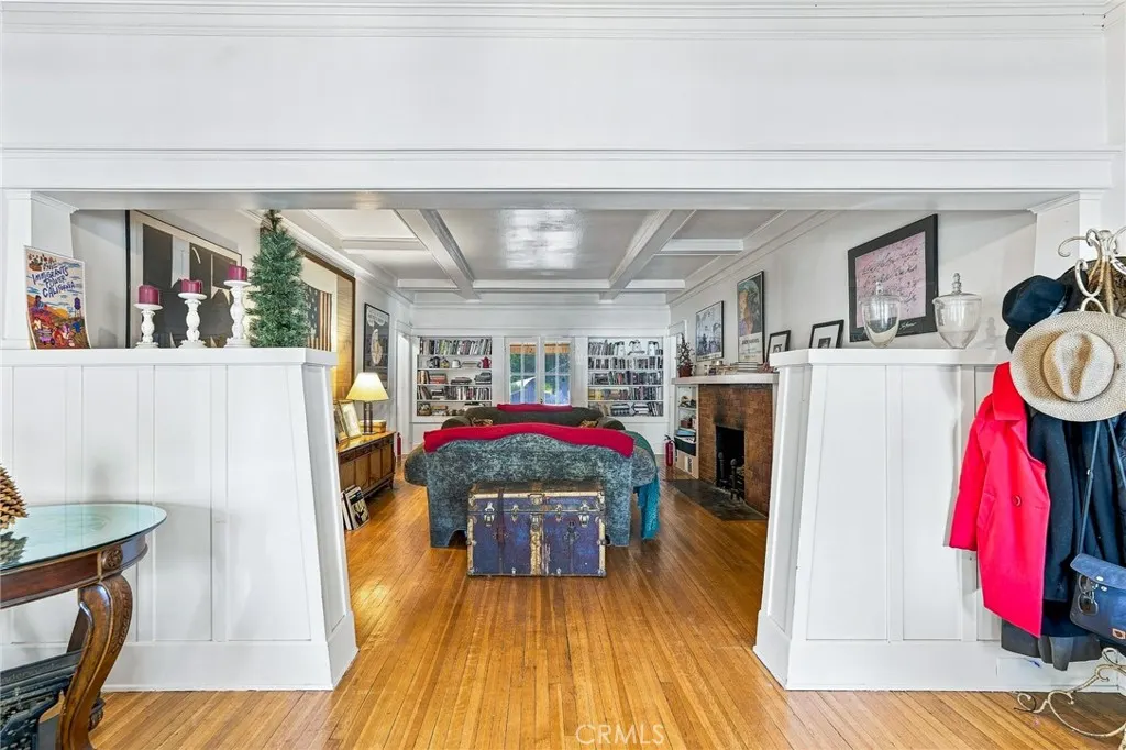 425 W E Street