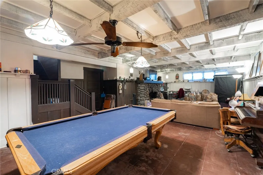425 W E Street