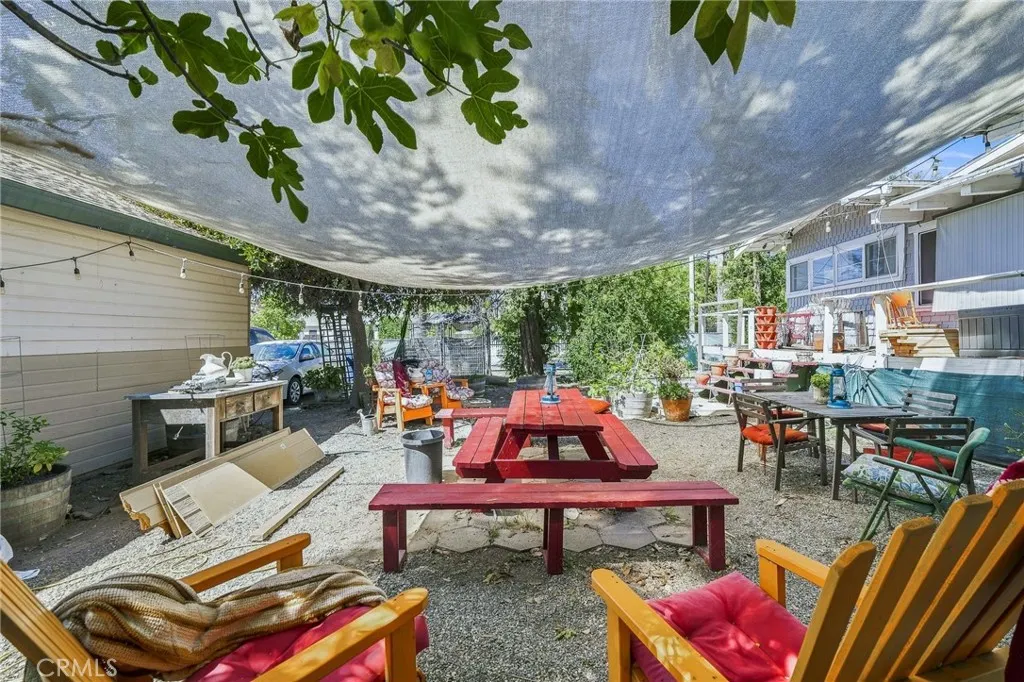 425 W E Street