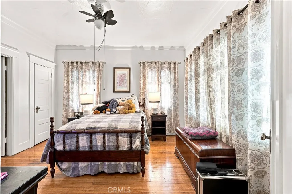 425 W E Street