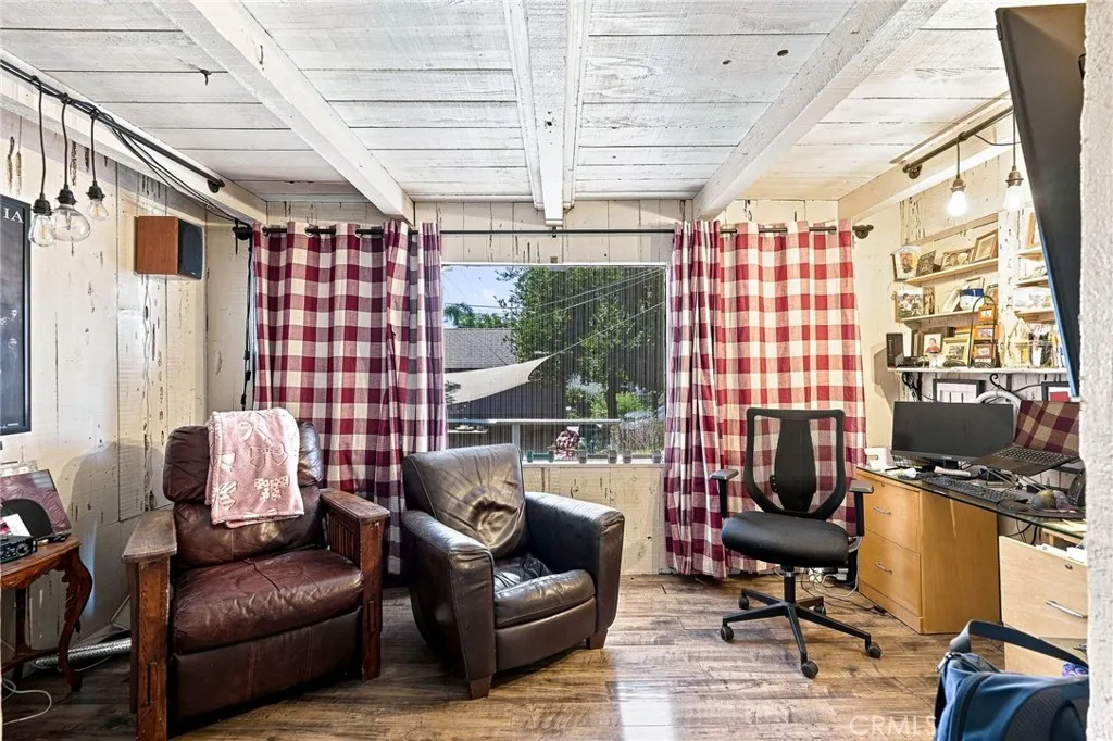 425 W E Street