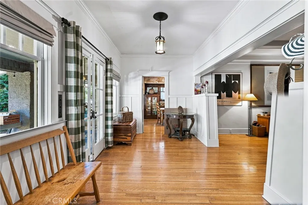 425 W E Street