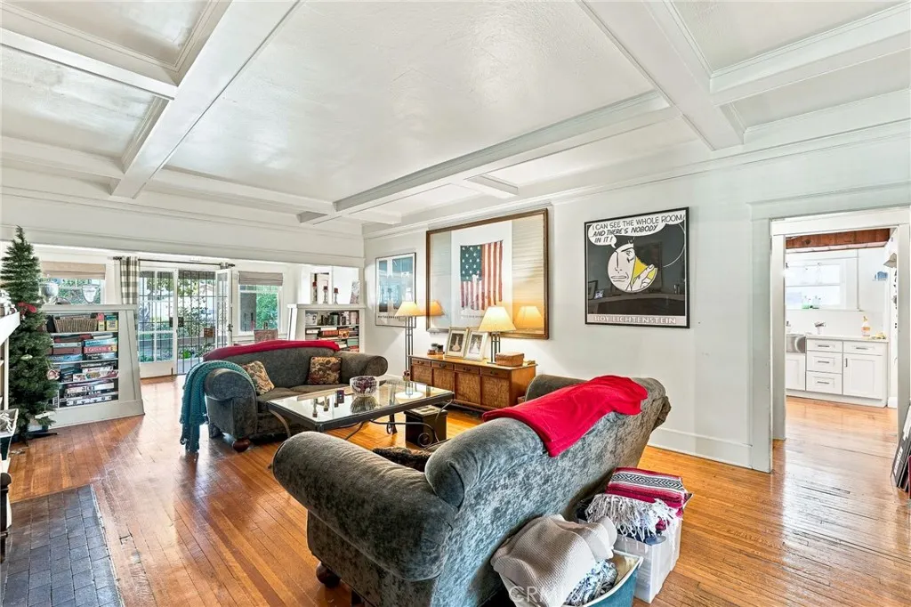 425 W E Street