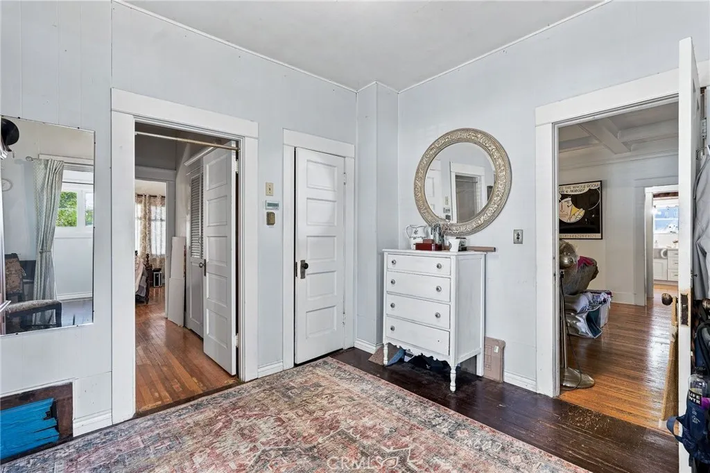 425 W E Street