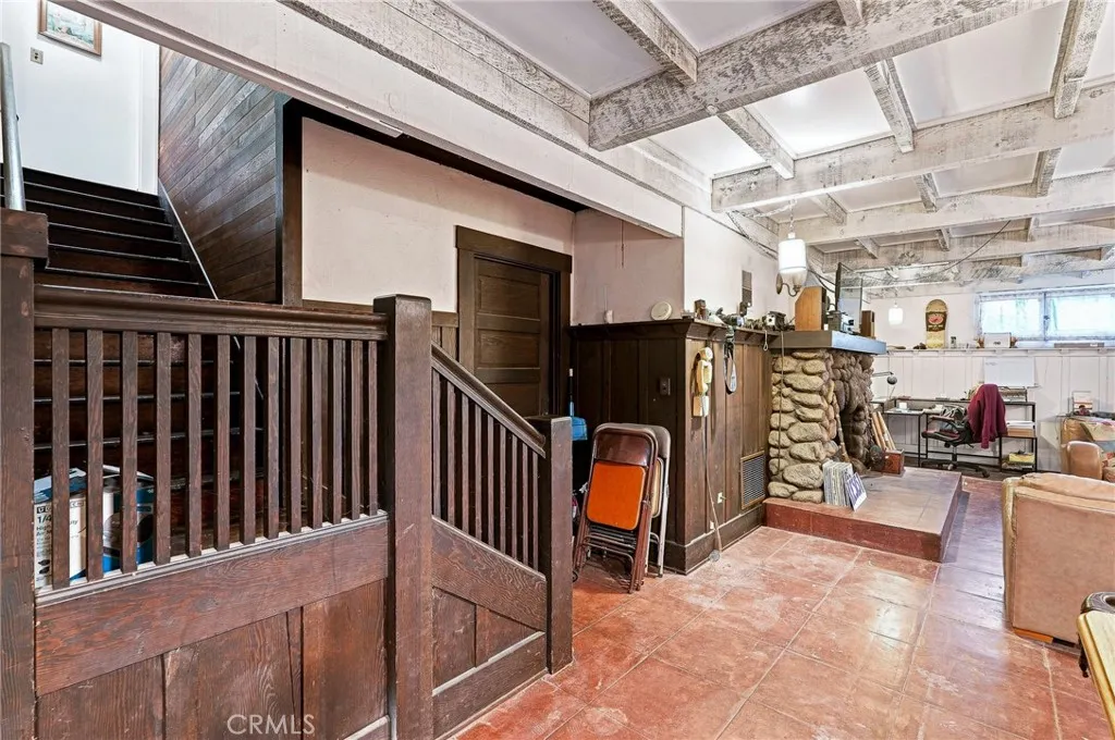 425 W E Street