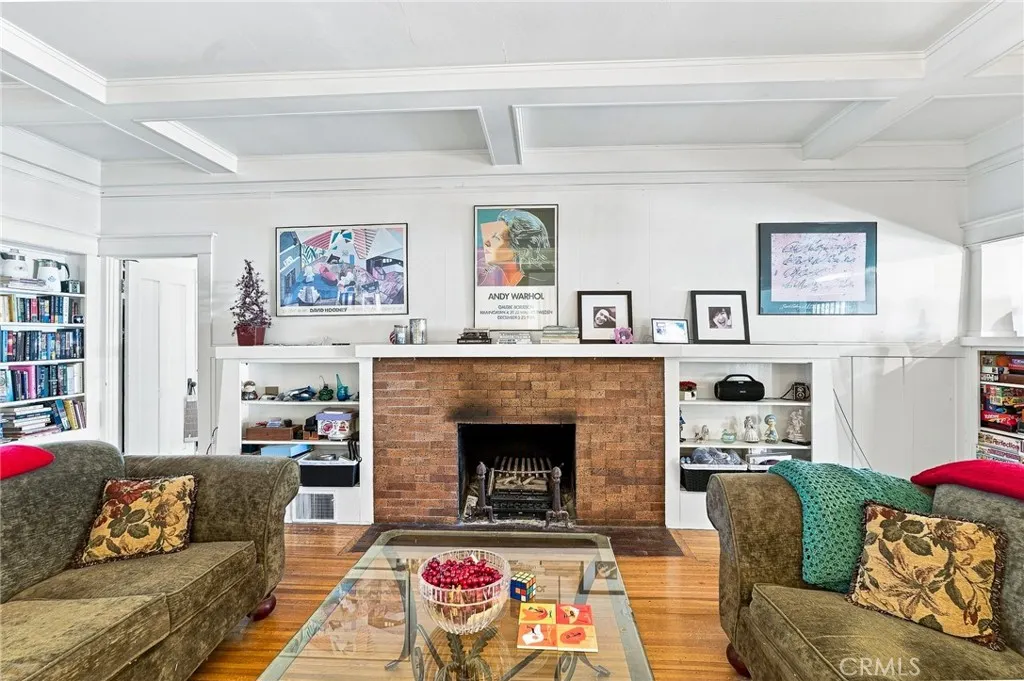 425 W E Street