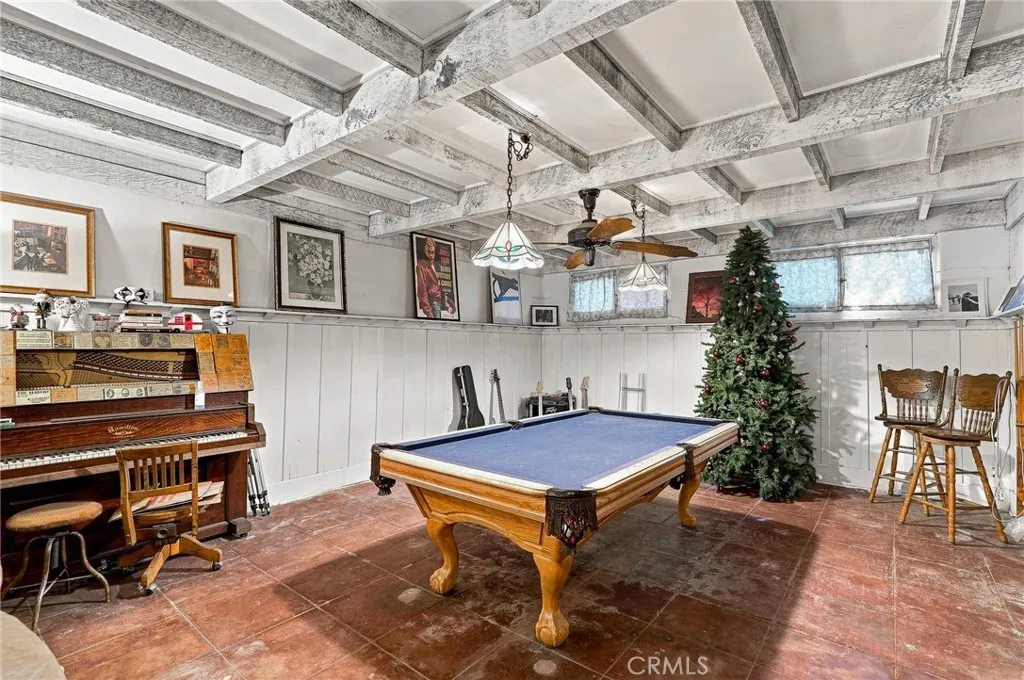 425 W E Street