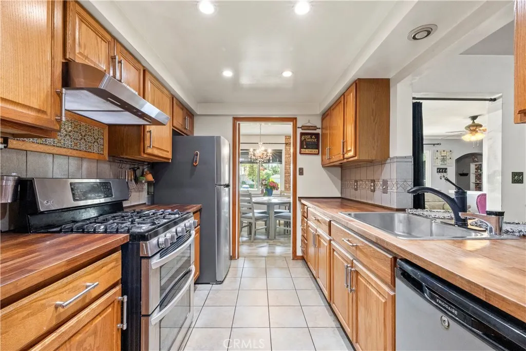 128 N Walnuthaven Drive