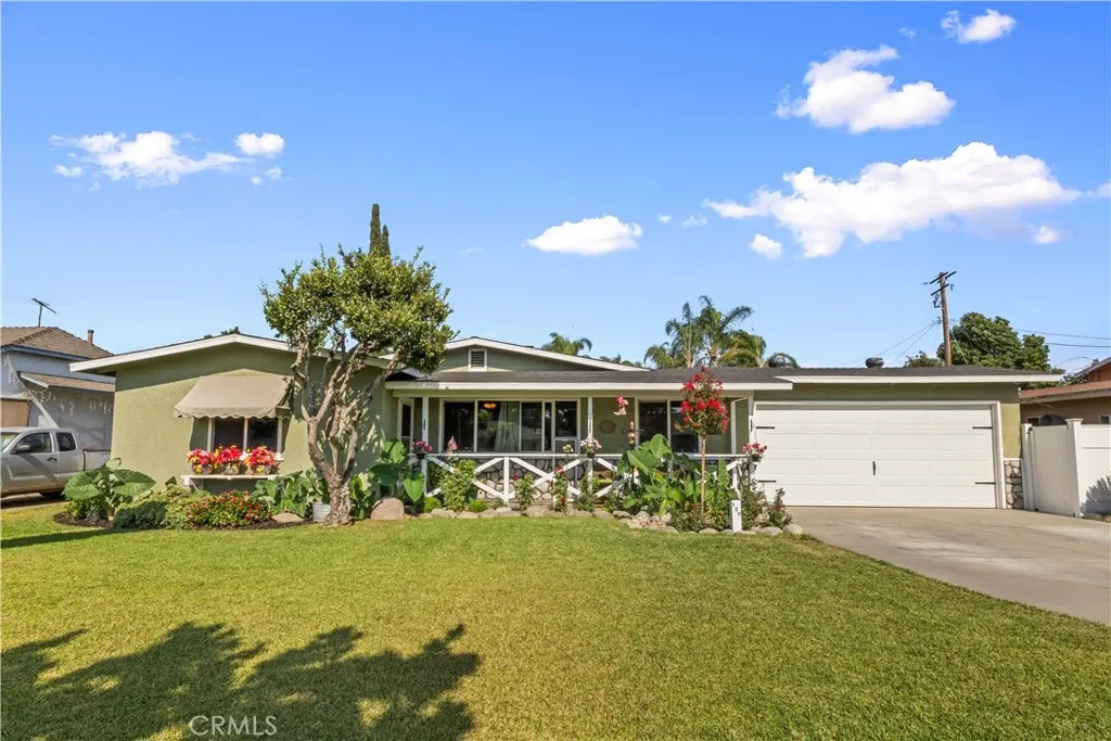 128 N Walnuthaven Drive