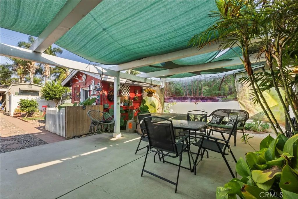 128 N Walnuthaven Drive
