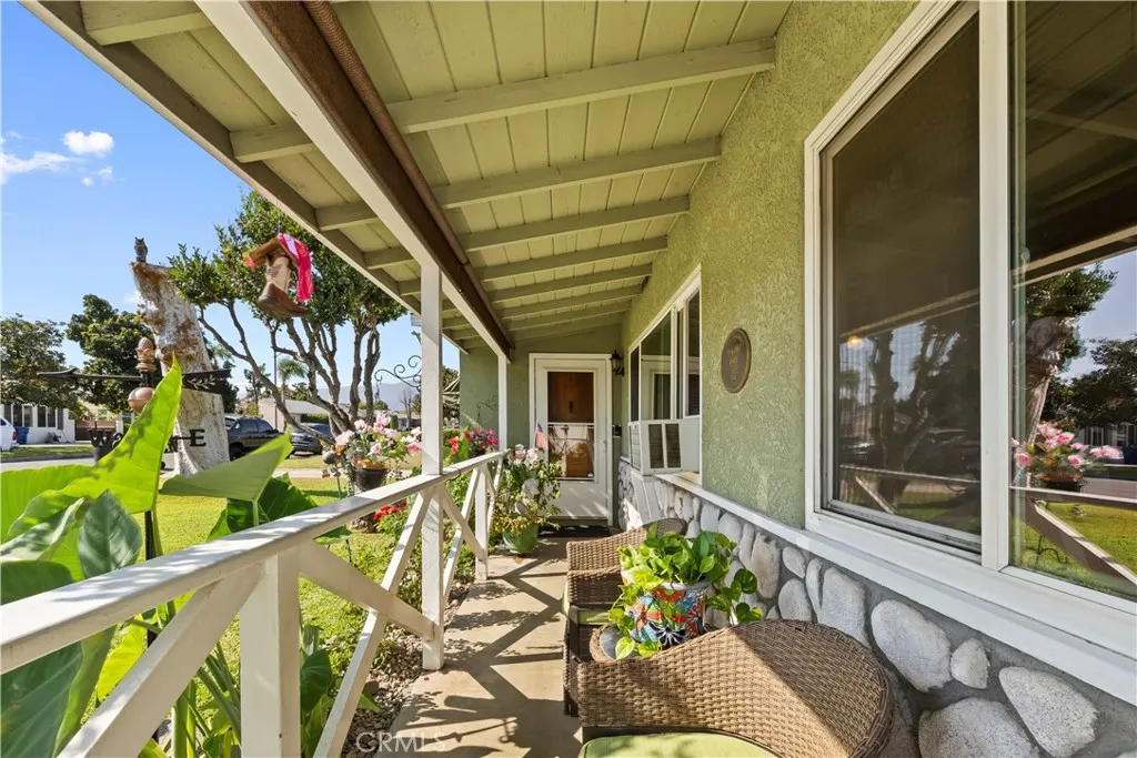 128 N Walnuthaven Drive