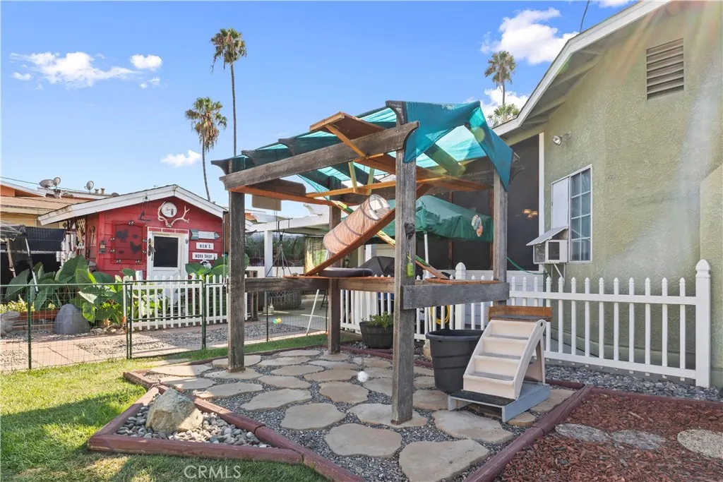 128 N Walnuthaven Drive