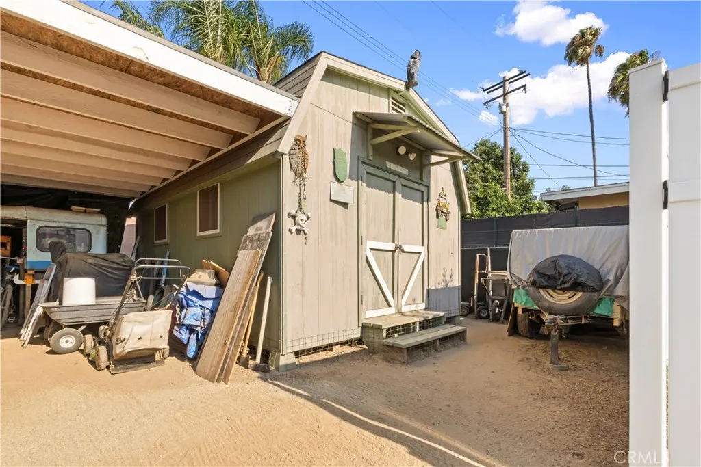 128 N Walnuthaven Drive