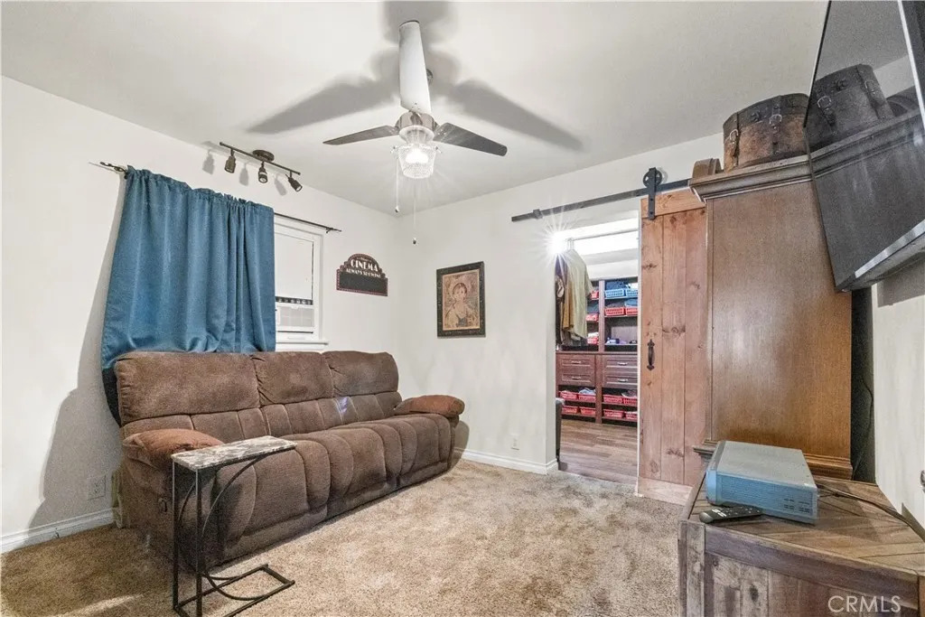128 N Walnuthaven Drive