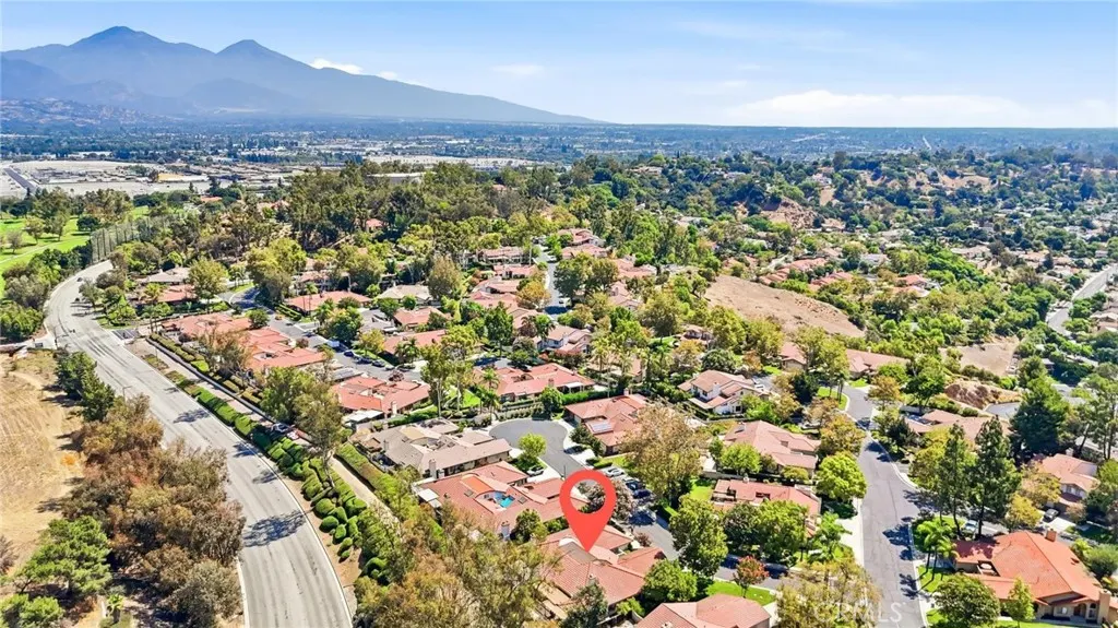 1715 Calle De Oro