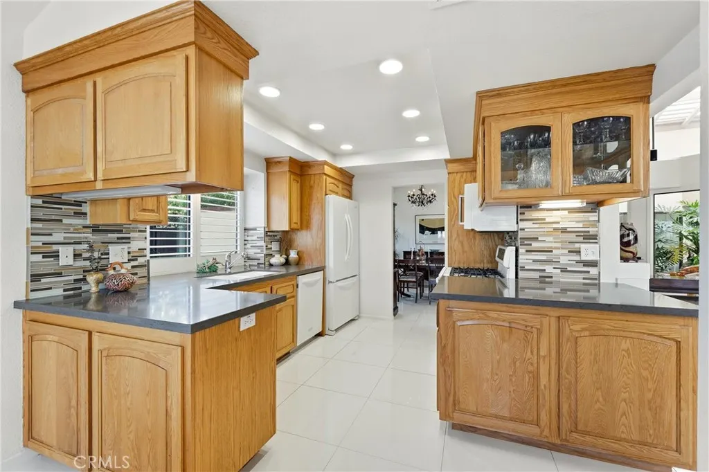 1715 Calle De Oro