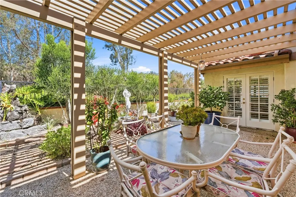 1715 Calle De Oro