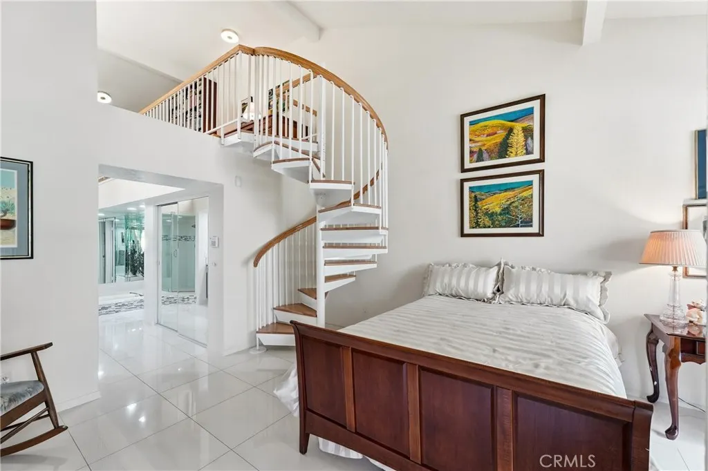 1715 Calle De Oro