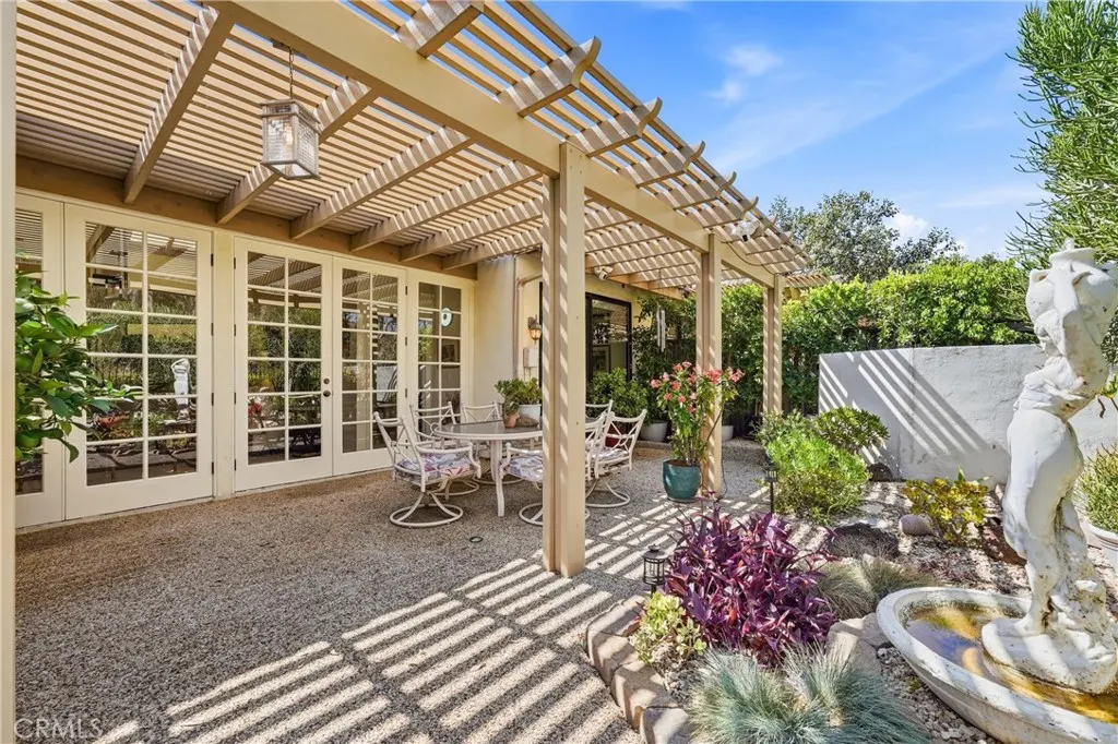 1715 Calle De Oro
