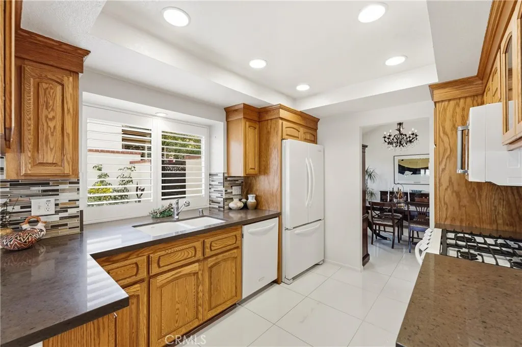 1715 Calle De Oro