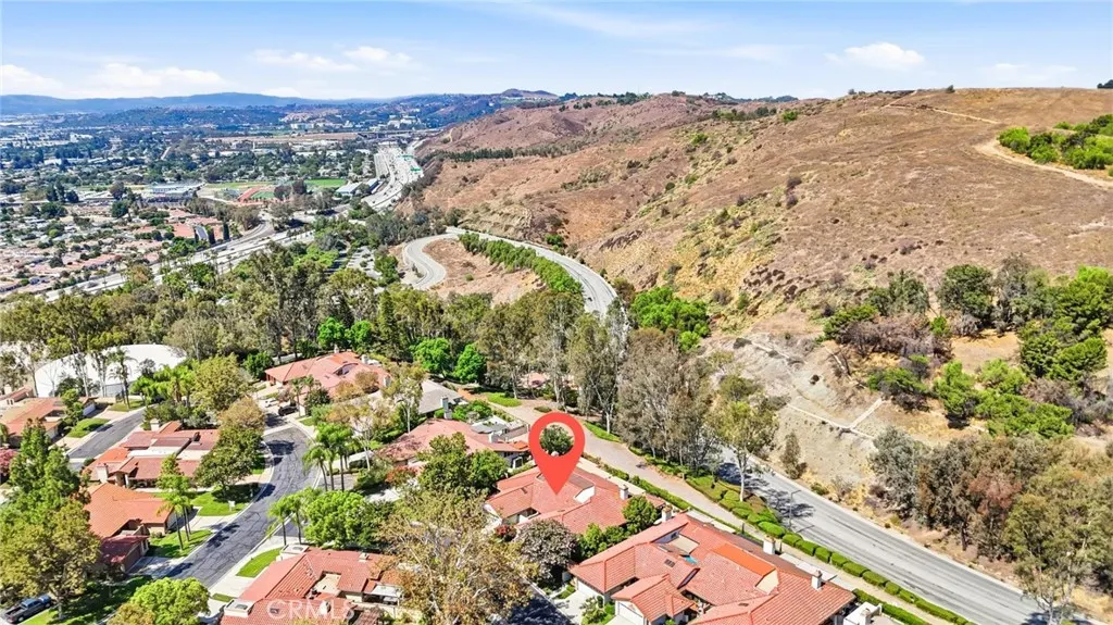 1715 Calle De Oro