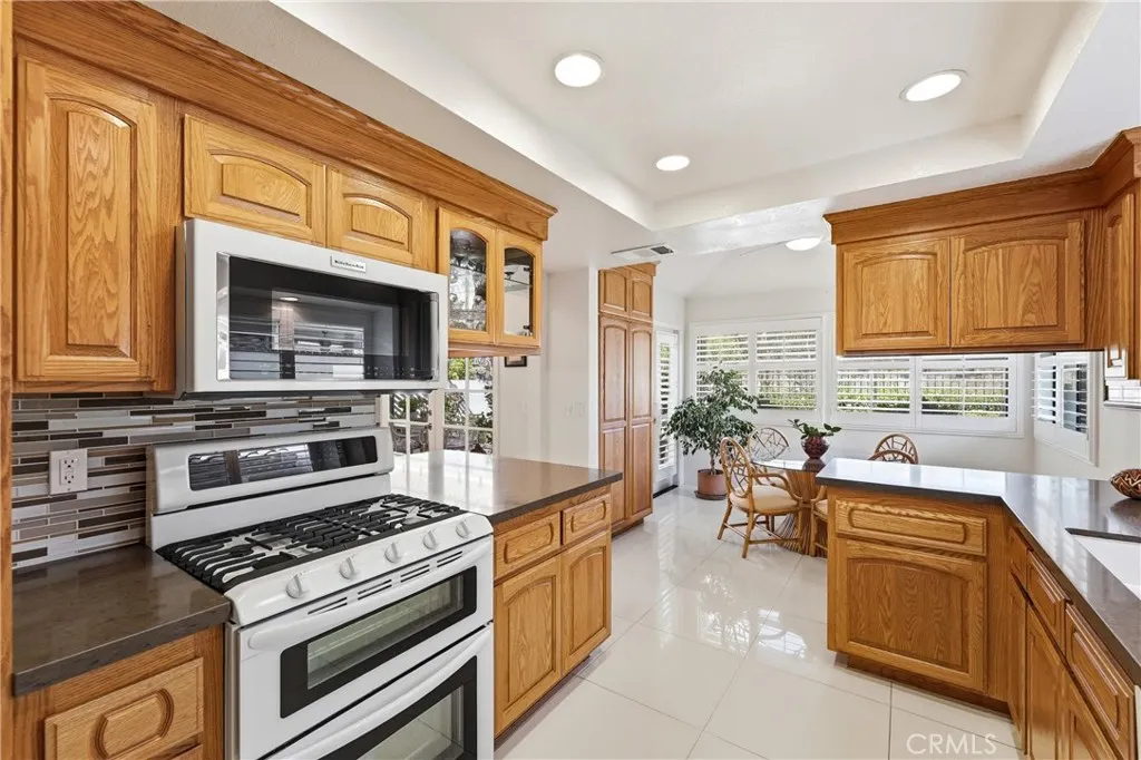 1715 Calle De Oro