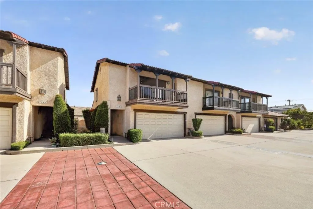 1239 Glenview Lane