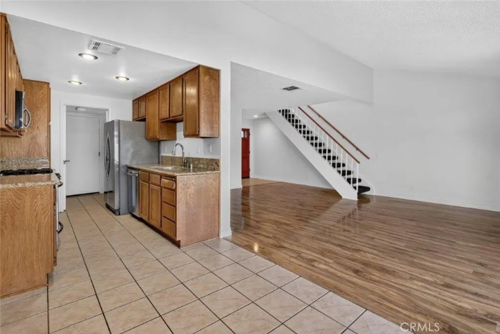 1239 Glenview Lane