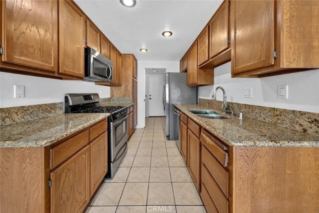 1239 Glenview Lane