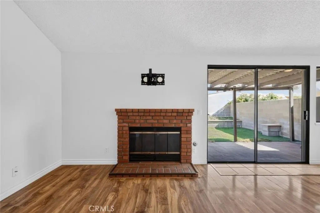 1239 Glenview Lane